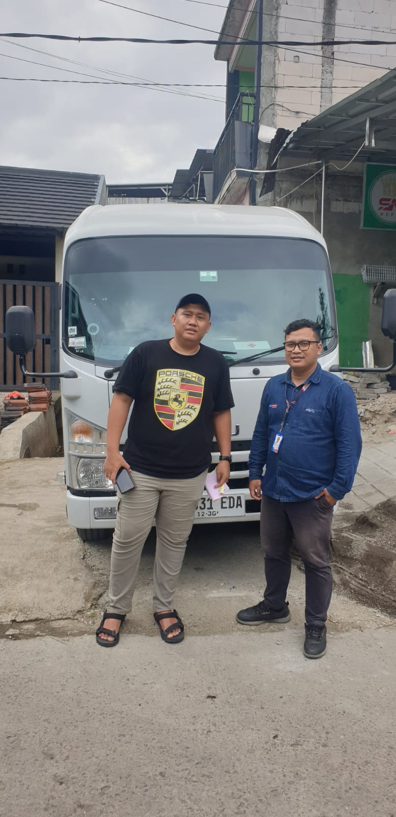 Delivery Isuzu