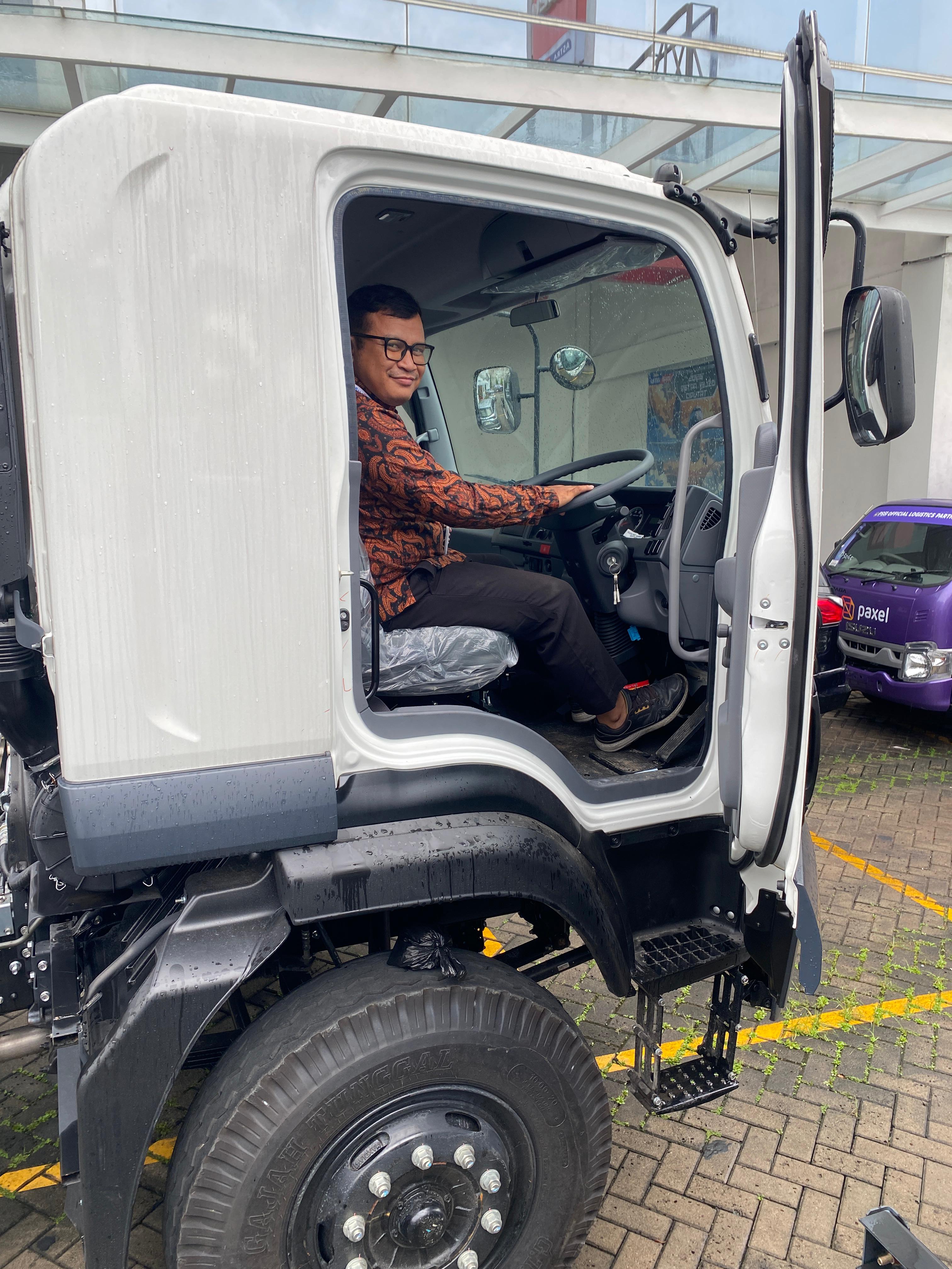 Delivery Isuzu
